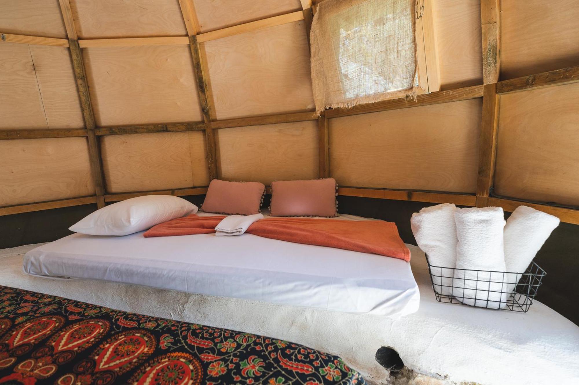 فندق Nisi Glamping باراليا راشون الغرفة الصورة