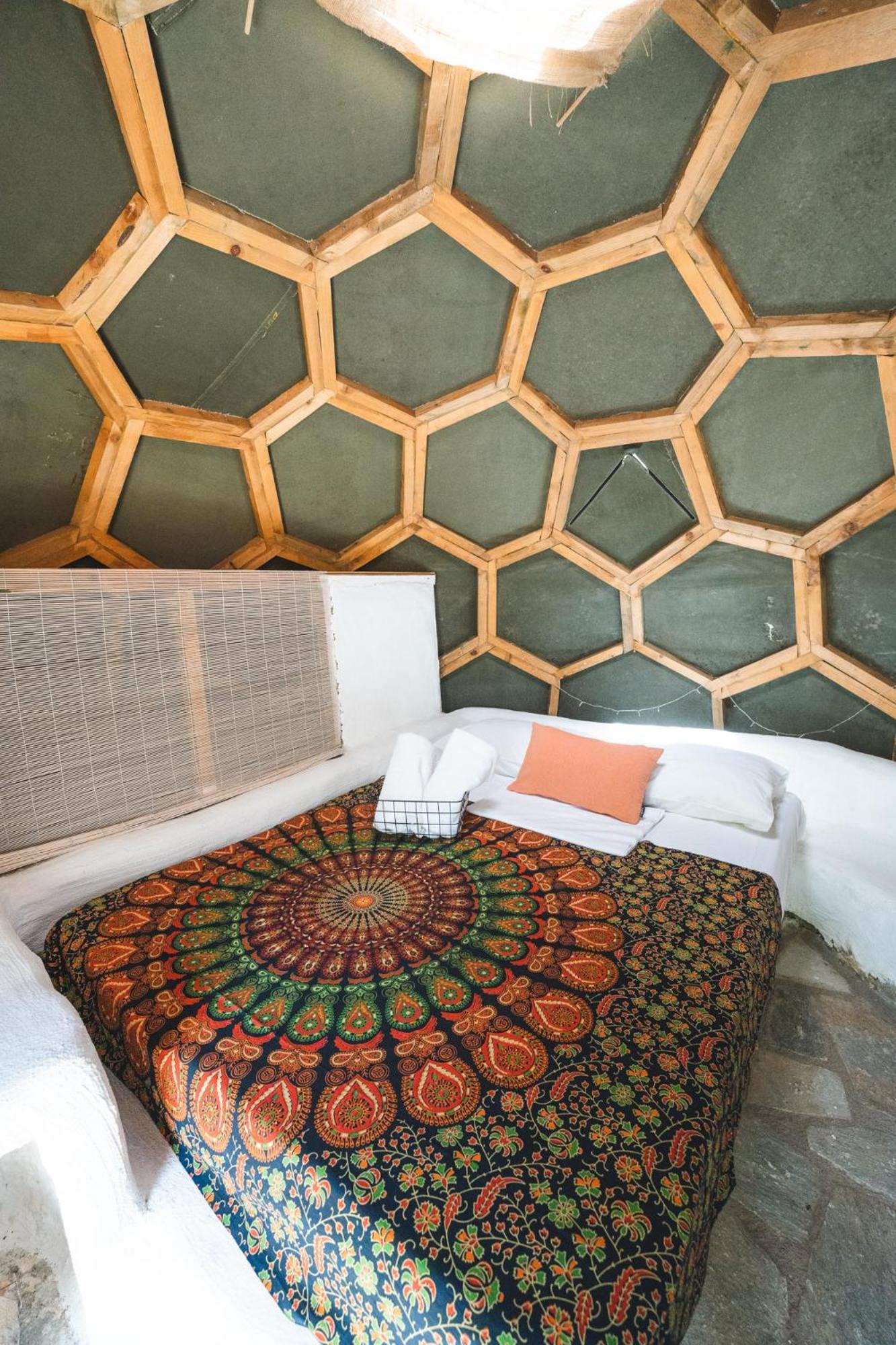 فندق Nisi Glamping باراليا راشون الغرفة الصورة